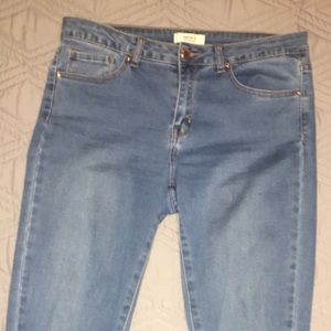 Very Cute Light Capri Jeans